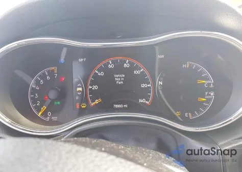 2015 Jeep Grand Cherokee Altitude z USA, uszkodzony, nr VIN 1C4RJFAG8FC835354